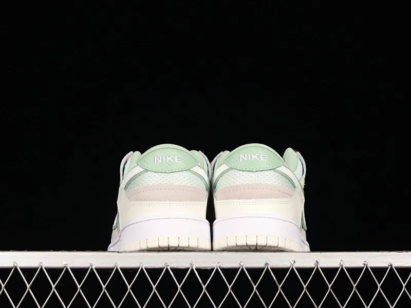 All categories Nk SB Dunk series Nk SB Dunk Low low-top skate shoes Nk Dunk Scrap stitching low-top skate shoes DM0802-001